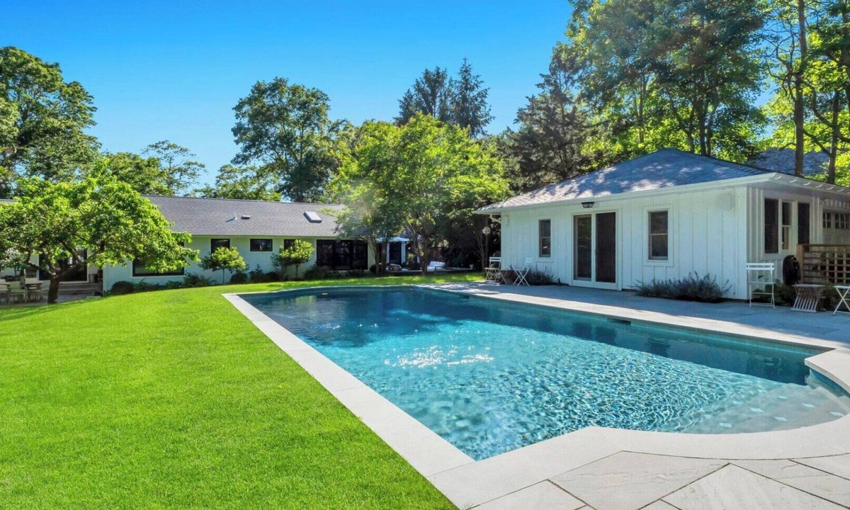Shelter Island Heights House | Chic Coastal Modern Ranch House with Private Pool, Steps from the Water .