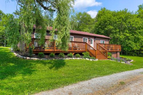 Damascus House | [City] Farm w/120 Acres, Mtn & Water Views!
