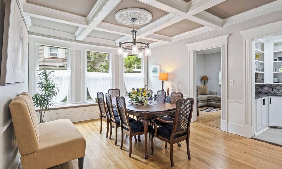 Canandaigua House | City of Canandaigua | 4 BR | 5 Mins to All Venues