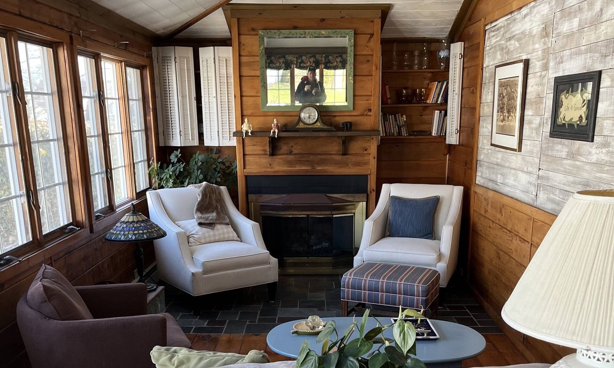 Niantic House | Classic Black Point Beach Cottage