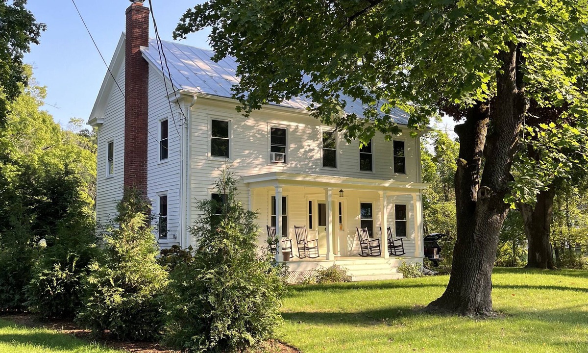 Livingston House | CLASSIC COLUMBIA COUNTY FARMHOUSE