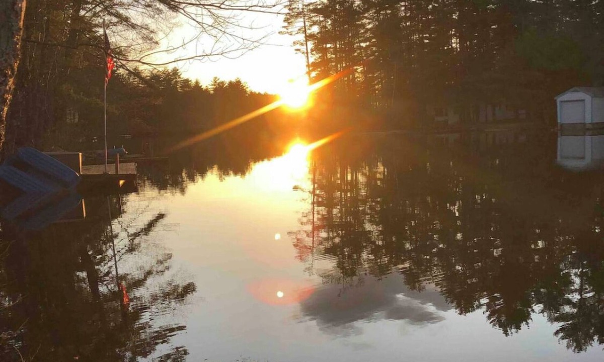 Acton Cabin | Classic Lakefront Family Retreat, Dock, Hot Tub, Kayaks & Fire Pit