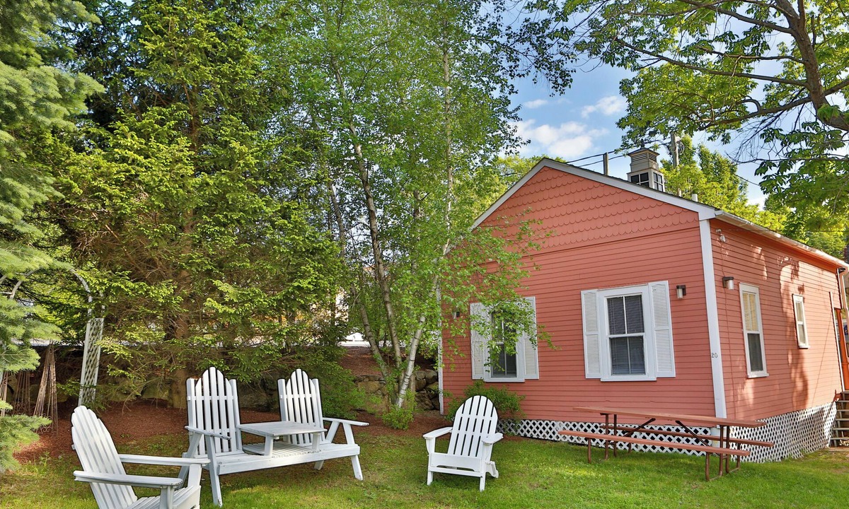 Laconia Cottage | Classic Lakeside Cottage for Families – 2BR Comfort at The NASWA Resort