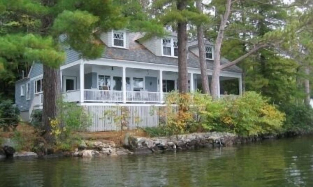 Tuftonboro Cottage | Classic NH Lake House | Sandy Beach, 2 Boat Dock, Sleeps 10