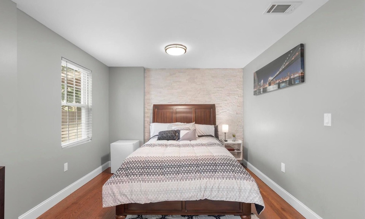 Fair Haven Heights House | Clean & Cozy Private Room With En suite Bath