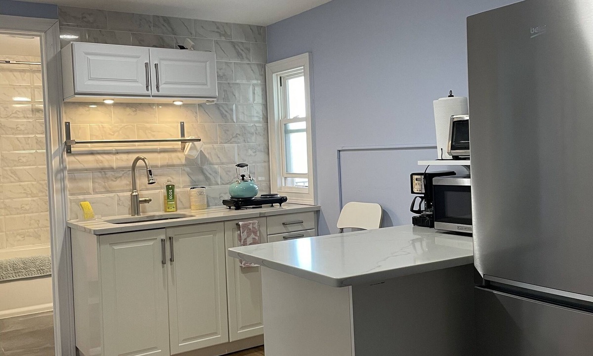 White Plains House | Close to a train, White Plains to NYC.