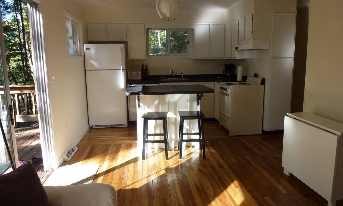 Newbury House | Close To Mt Sunapee - Skiing, Hiking Trails, Lake Access and more!