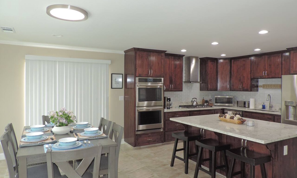 Clovis House | Clovis Foothill Retreat, Spa, BBQ & Mountain Views