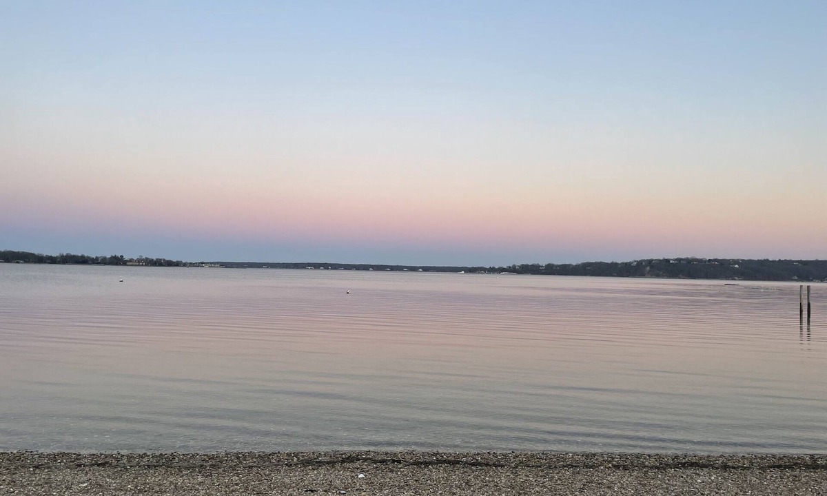 Greenport West House | Coastal Getaway, water views, walk to beach