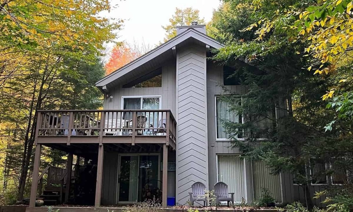 Wilmington Ski Chalet | Come enjoy our 5 bedroom Chalet in Wilmington, Vermont through all 4 seasons!