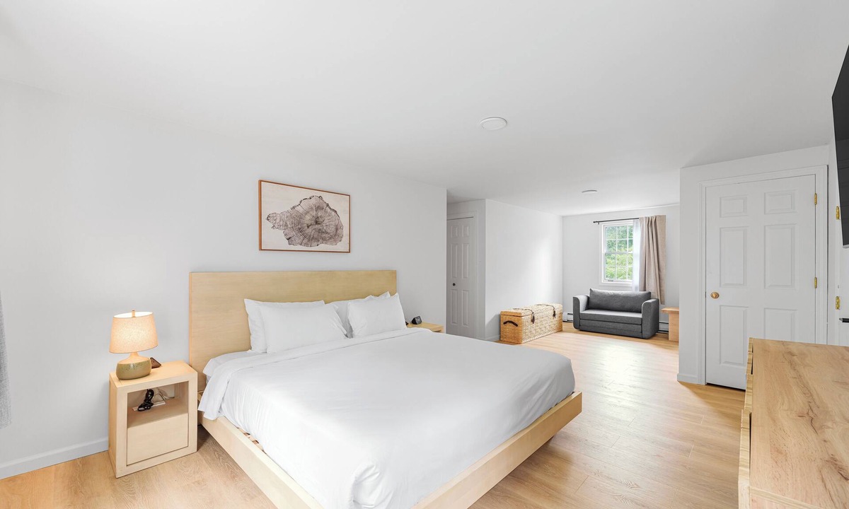 Manchester Center Condo | Come stay at the Bromley Two Bedroom Suite!