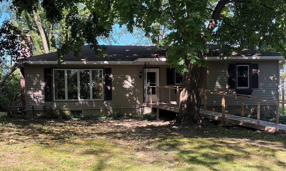 Town of Scriba House | Comfortable 3-bedroom house in a wooded country setting minutes from attractions