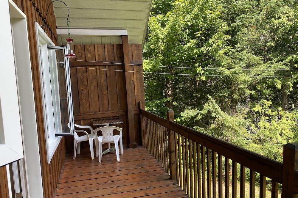 Mont-Laurier House | Comfortable chalet on the shores of Lake Howard, 20 minutes from Mont-Laurier