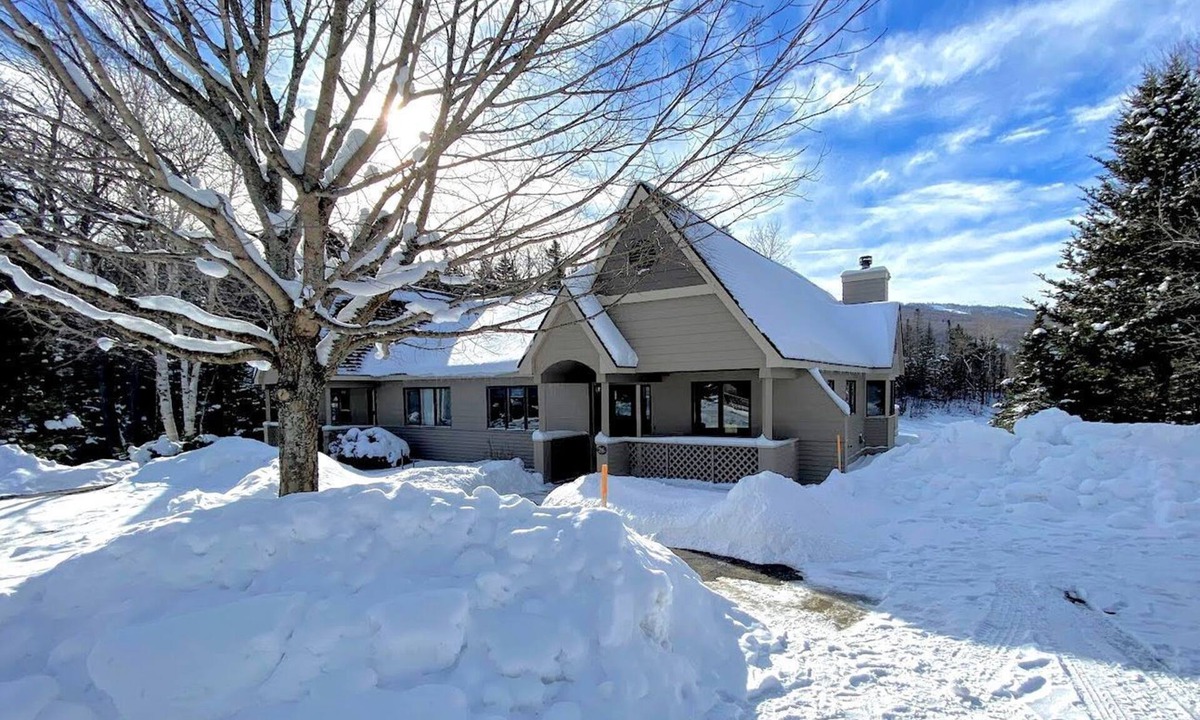 Carroll Cabin | Comfortable Family Cabin Rental for New Hampshire Glamping