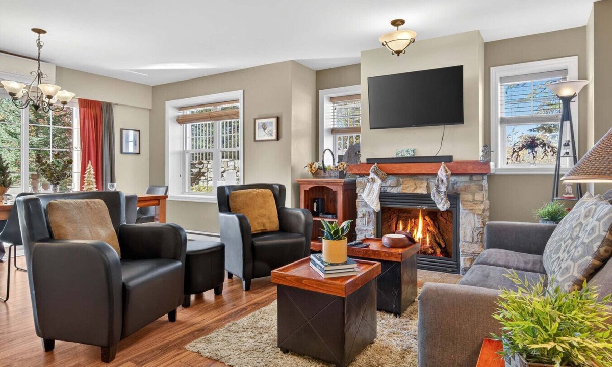 Saint-Faustin-Lac-Carre Apartment | Condo familial Mont Blanc, accès ski in Ski out