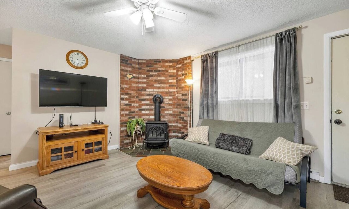 Carroll County Condo | Condo Ideal location. Ski, Shop, Hike.