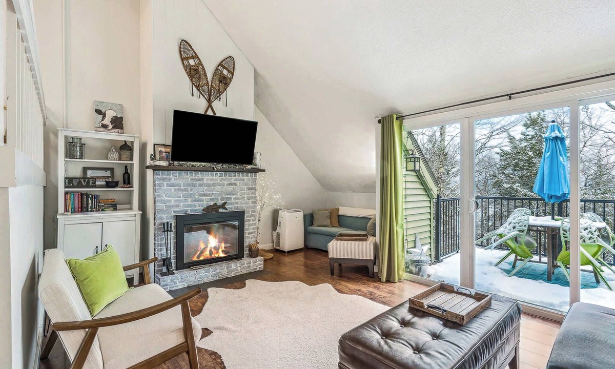 West Hartford Condo | Condo near Ski Hill with Club Access, Kingswood