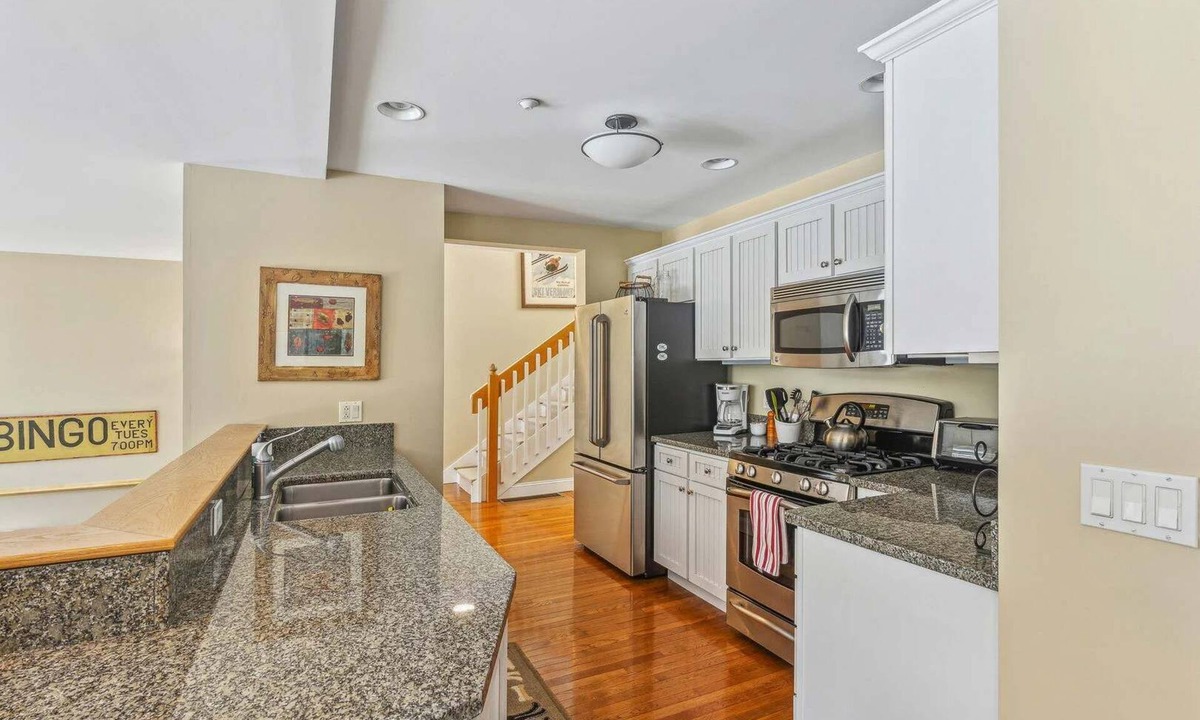 West Hartford Condo | Condo with Pool, Newton Village, Pet-Friendly