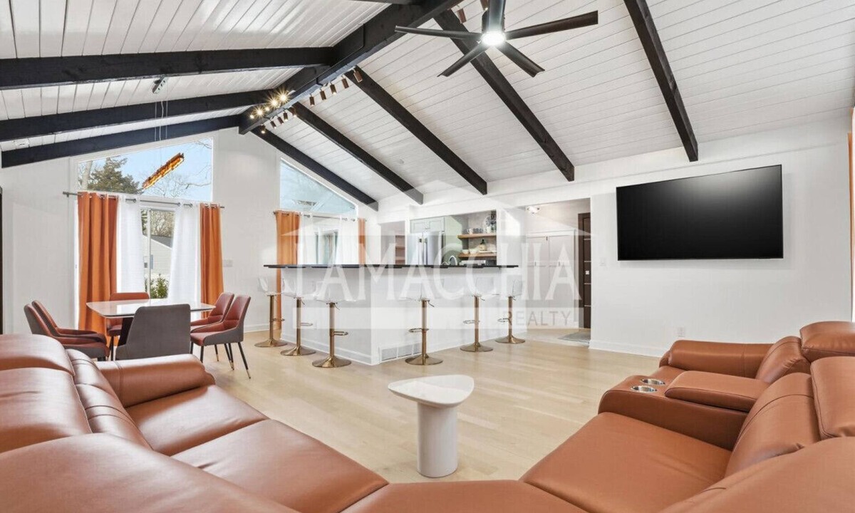 East Falmouth House | Contemporary 4-bedroom ranch style home with AC in charming Falmouth, Cape Cod