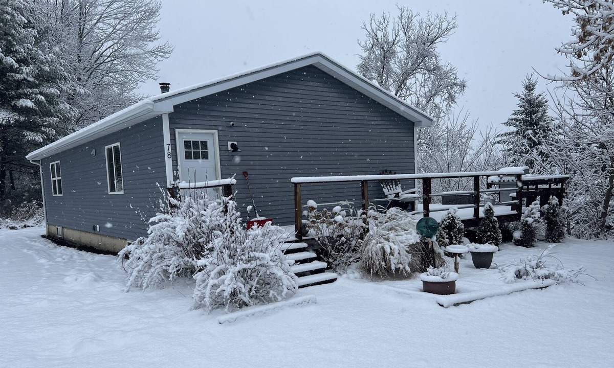 Waterbury House | Convenience, Coffee and Views too!