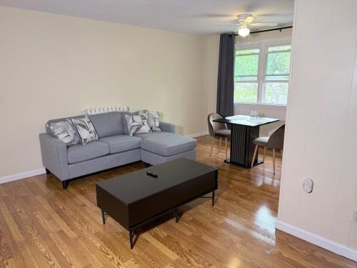 Central Manchester Apartment | Convenient Stays-with Free Parking, Heat&AC Apt 7
