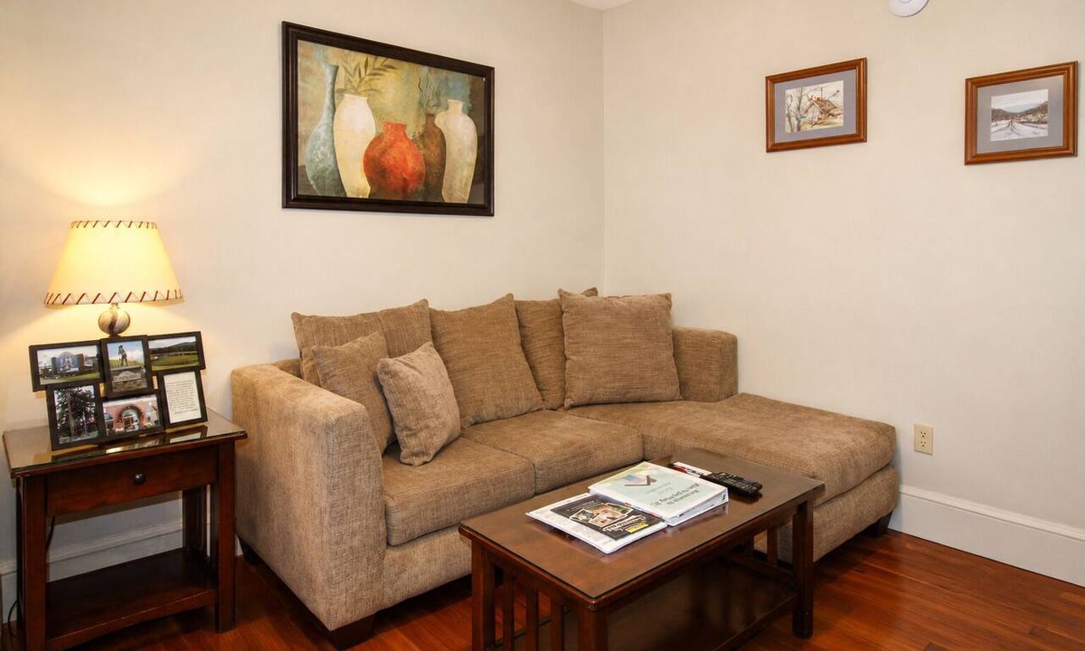 Oneonta Apartment | Cooperstown Baseball Rentals - Elm-Triple Play #2L