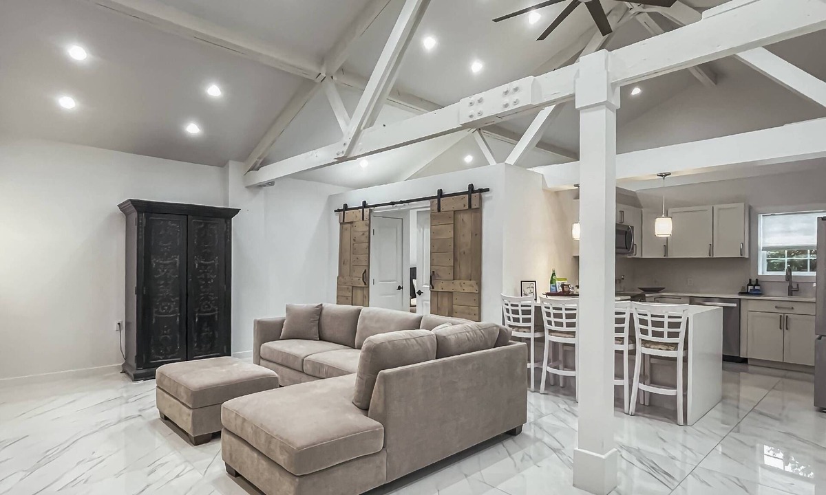 Cos Cob Cottage | Cos Cob Cottage- Full Kitchen, Pet Friendly