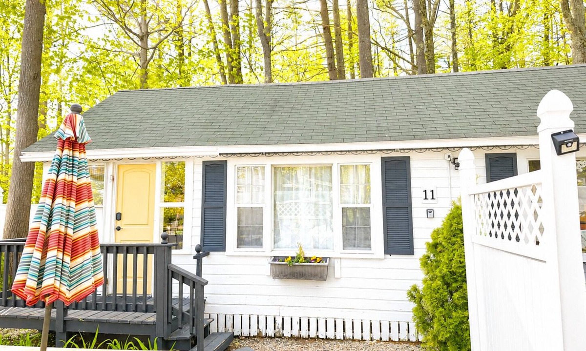Wolfeboro Cottage | Cottage 11 - Year Round - Pet Friendly - 1 Bed/1 Bath w/Private Courtyard