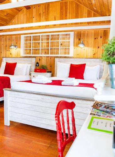 Wolfeboro Apartment | Cottage 3 - Queen and Full Beds Child Loft w 2 Twins Private Bath Kitchenette Pets Allowed Fee applies
