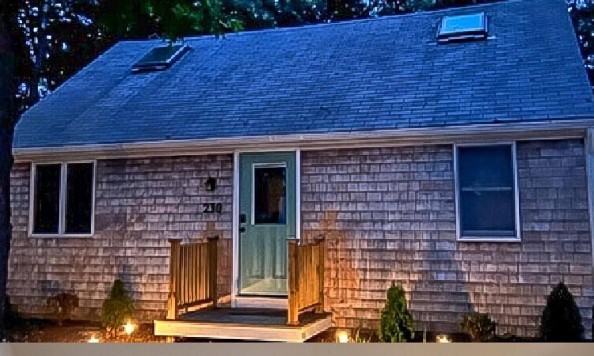 East Falmouth Cottage | Cottage with beach/dock access