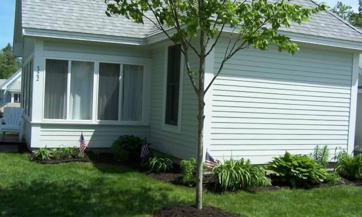Summer Village Cottage | Cottages at Summer Village, fully furnished cottage, Wi-fi, heated pools, hot tub