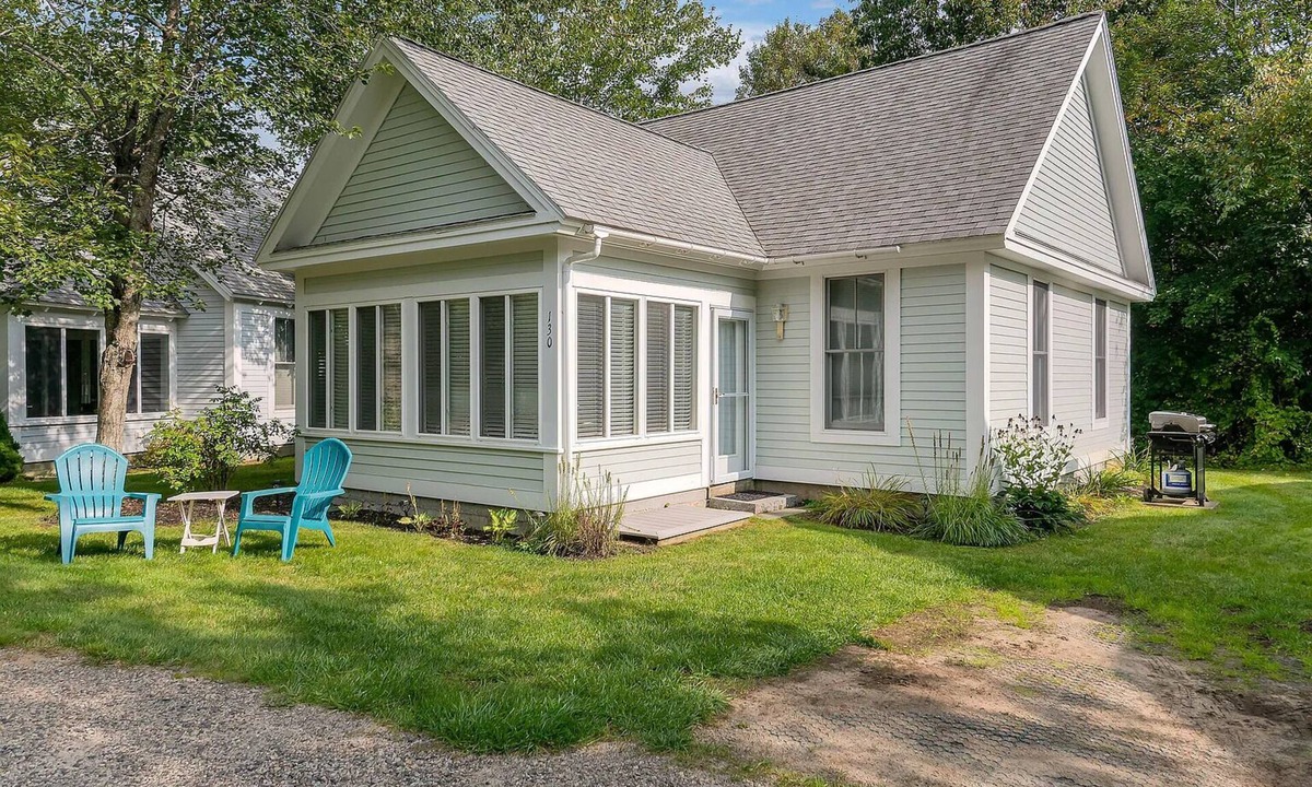 Summer Village Cottage | Cottages at Summer Village, fully furnished cottage, Wi-fi, heated pools, hot tub