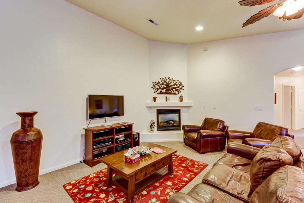 Moab House | Cottonwoods