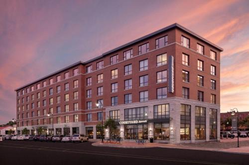 Portland Hotel | Courtyard by Marriott Portland Downtown/Waterfront