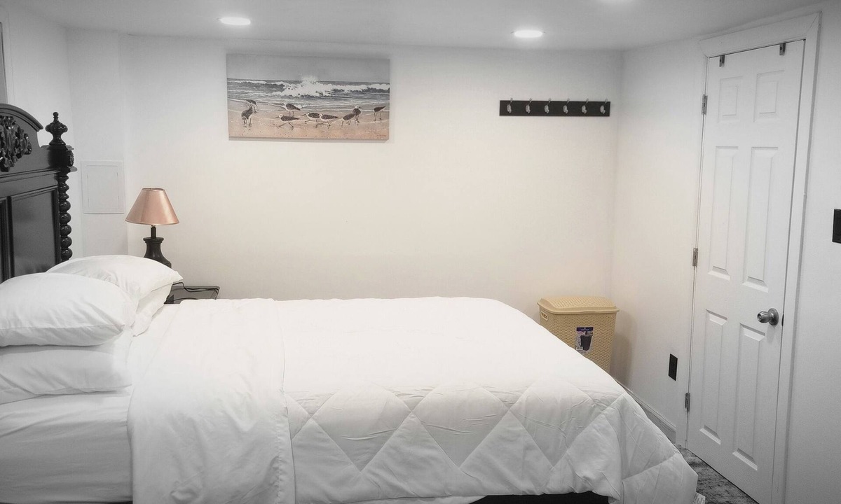 Seward Place Apartment | Cozy 1-bedroom apartment in charming Schenectady just renewed has AC HEAT WIFI