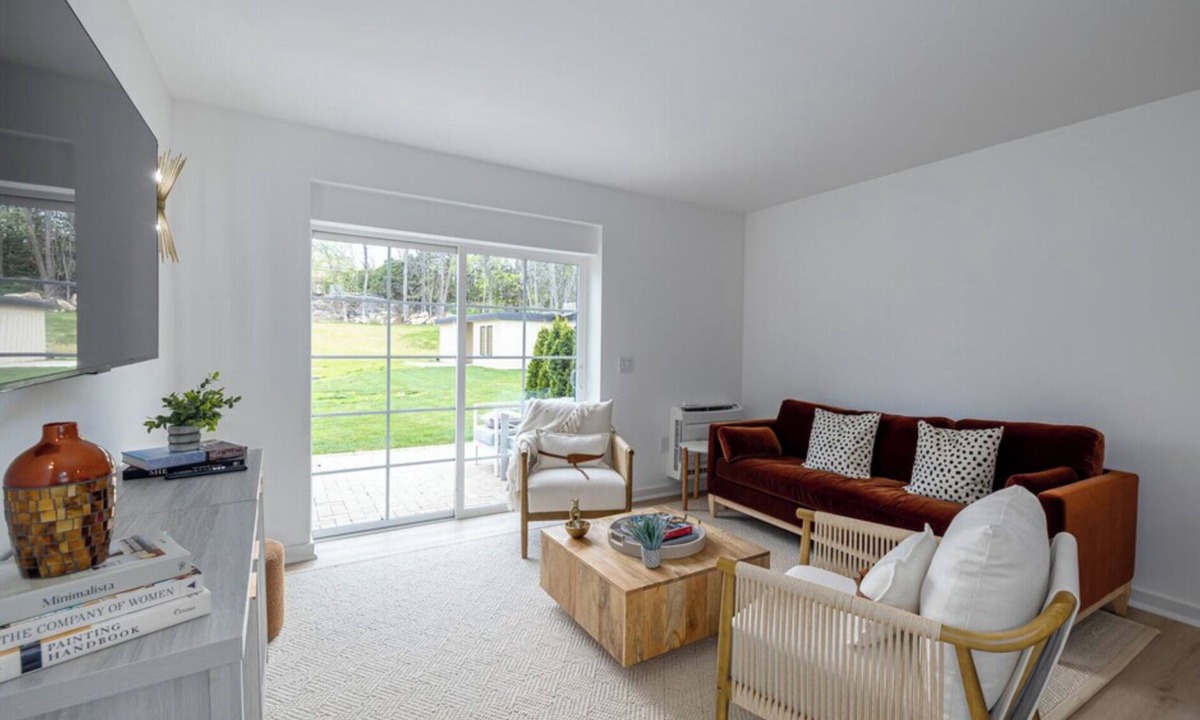 Greenwich Apartment | Cozy 1-bedroom apartment in lovely Greenwich with Gym and Patio