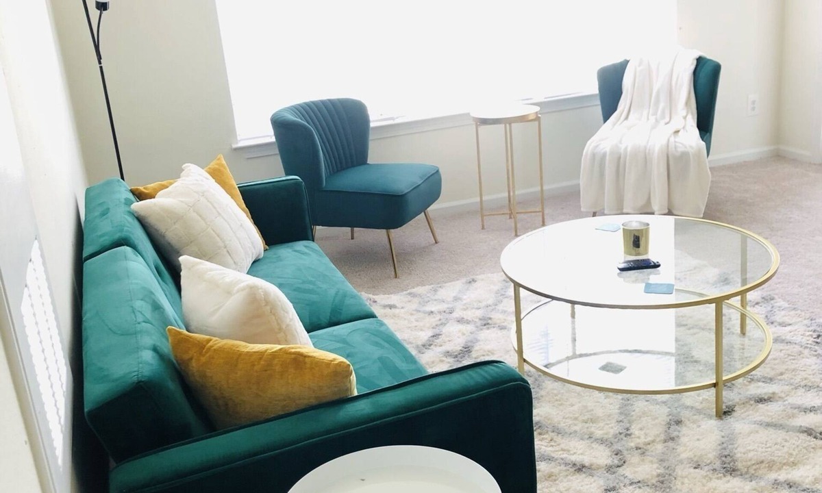 Manchester Apartment | COZY 1 Bedroom with Pool & Patio