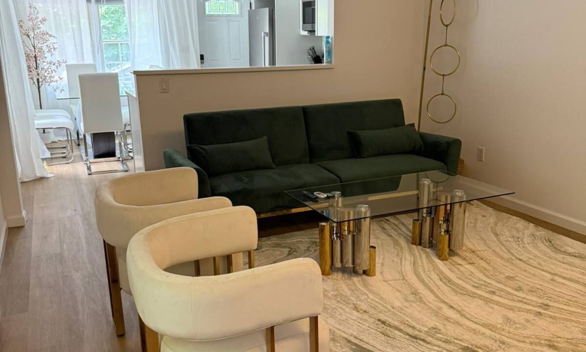 White Plains Apartment | Cozy 1BR/2 Queen Beds/Free Parking/Private Stay