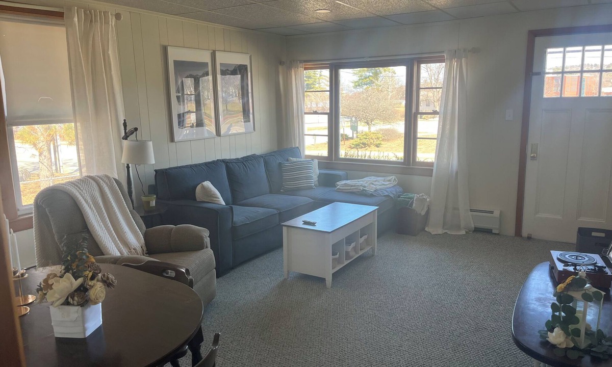 Laconia House | Cozy 3BR House Right Across from the Beach