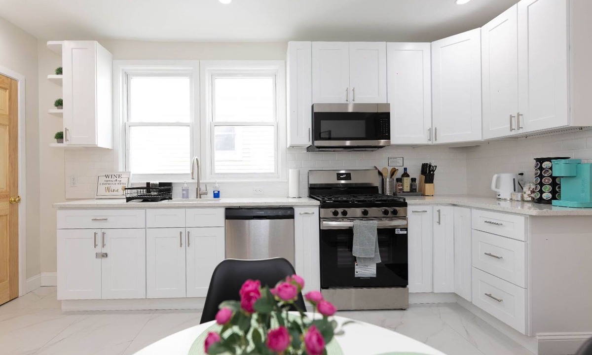 Stamford Apartment | Cozy 3BR Stay in Stamford & Near Old Greenwich