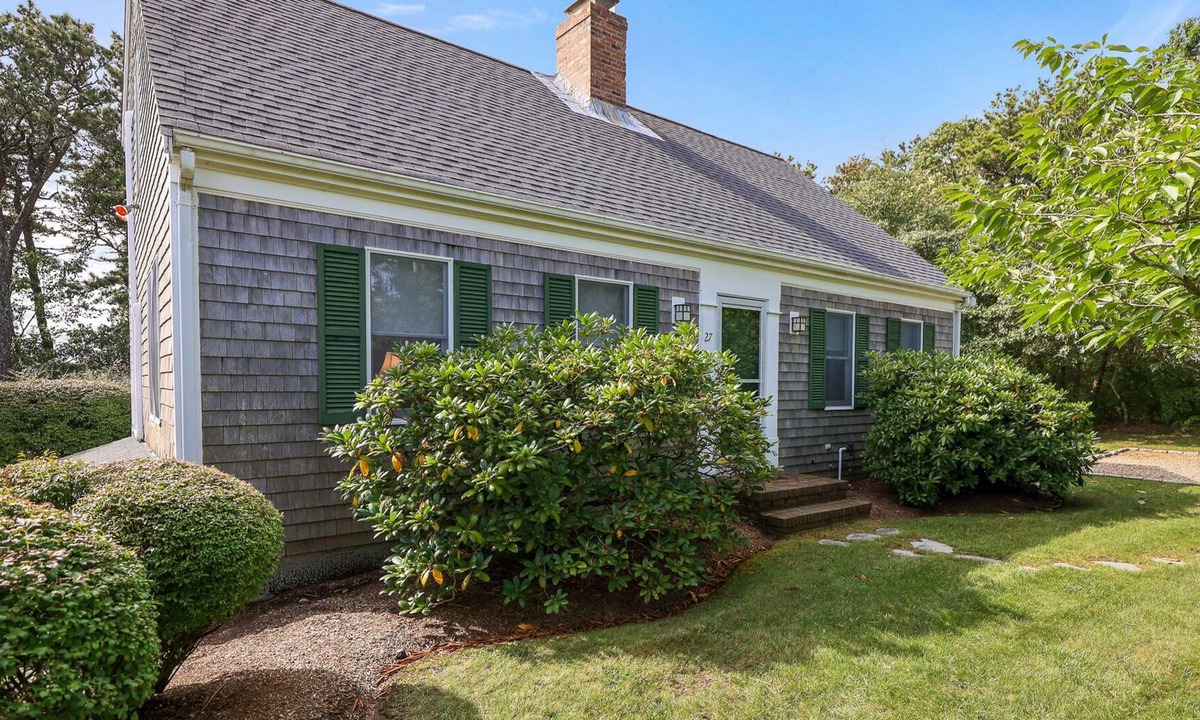 Chatham House | Cozy and Conveniently located near the bike path!