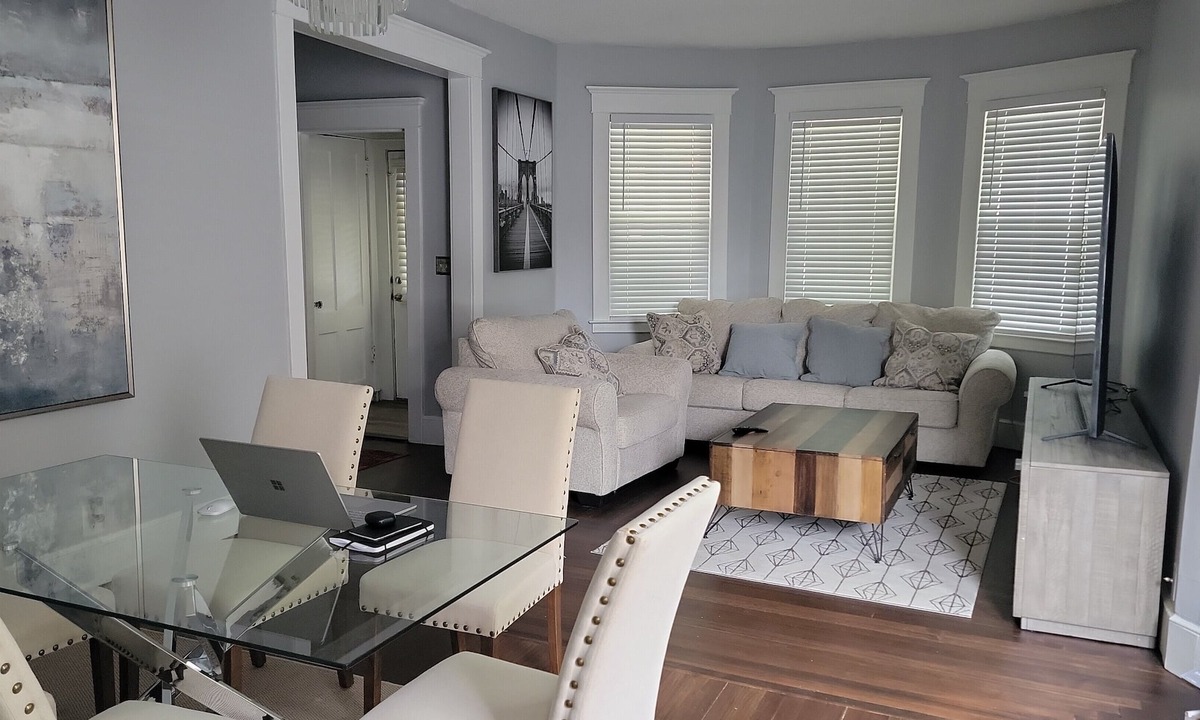 East Haven Apartment | Cozy apartment in New Haven