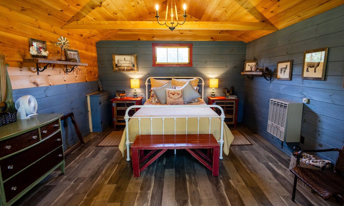 Turner Cabin | Cozy Cabin at Farm Stay in Maine
