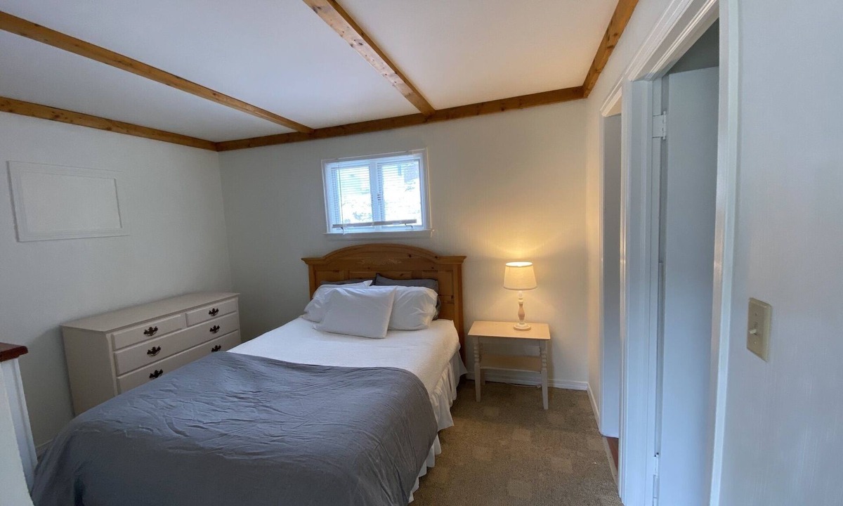 East Dorset Cabin | Cozy cabin with big views! Less than a mile from VT Summer Festival Horse Show