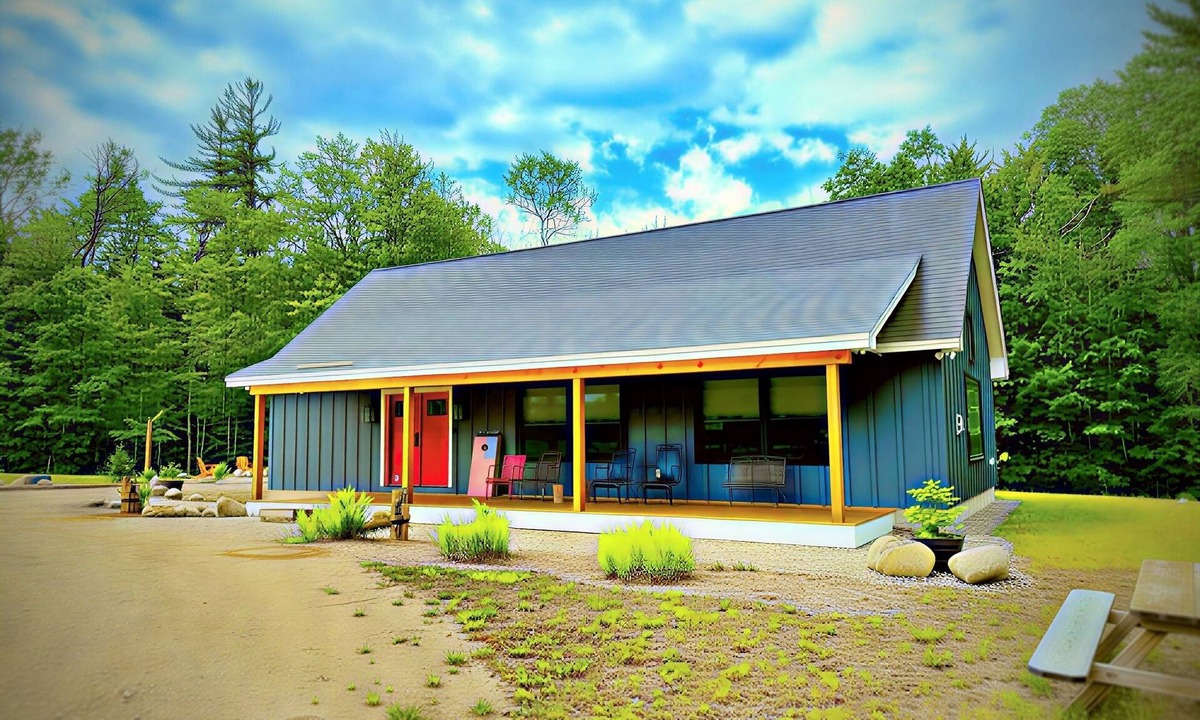 Campton Cabin | Cozy Cabin with Outdoor Shower, Fireplace, Games, Firepit and a Mountain View!