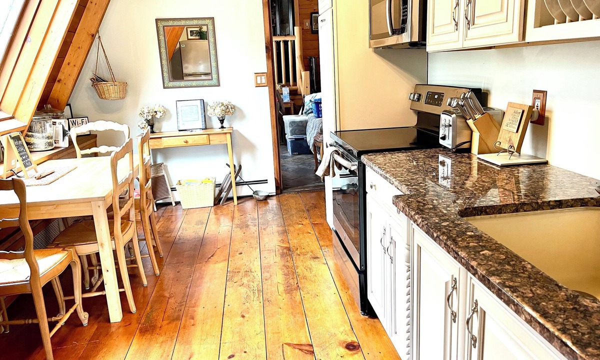 Thompson Ridge Cabin | Cozy Chalet at Goat Sanctuary with Water Views