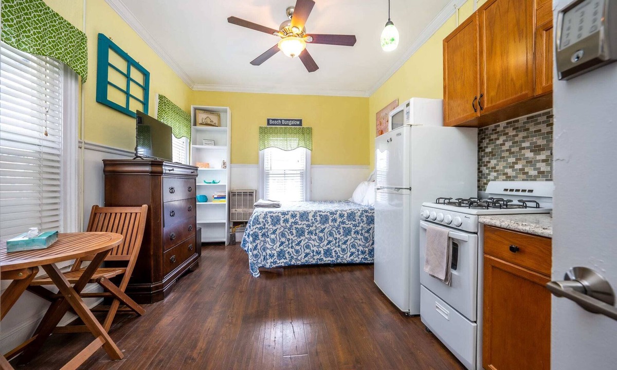 Ocean Grove Apartment | Cozy Chic Apt 2 Blocks to Beach & Main Ave | Kitchenette | Near Asbury Boardwalk