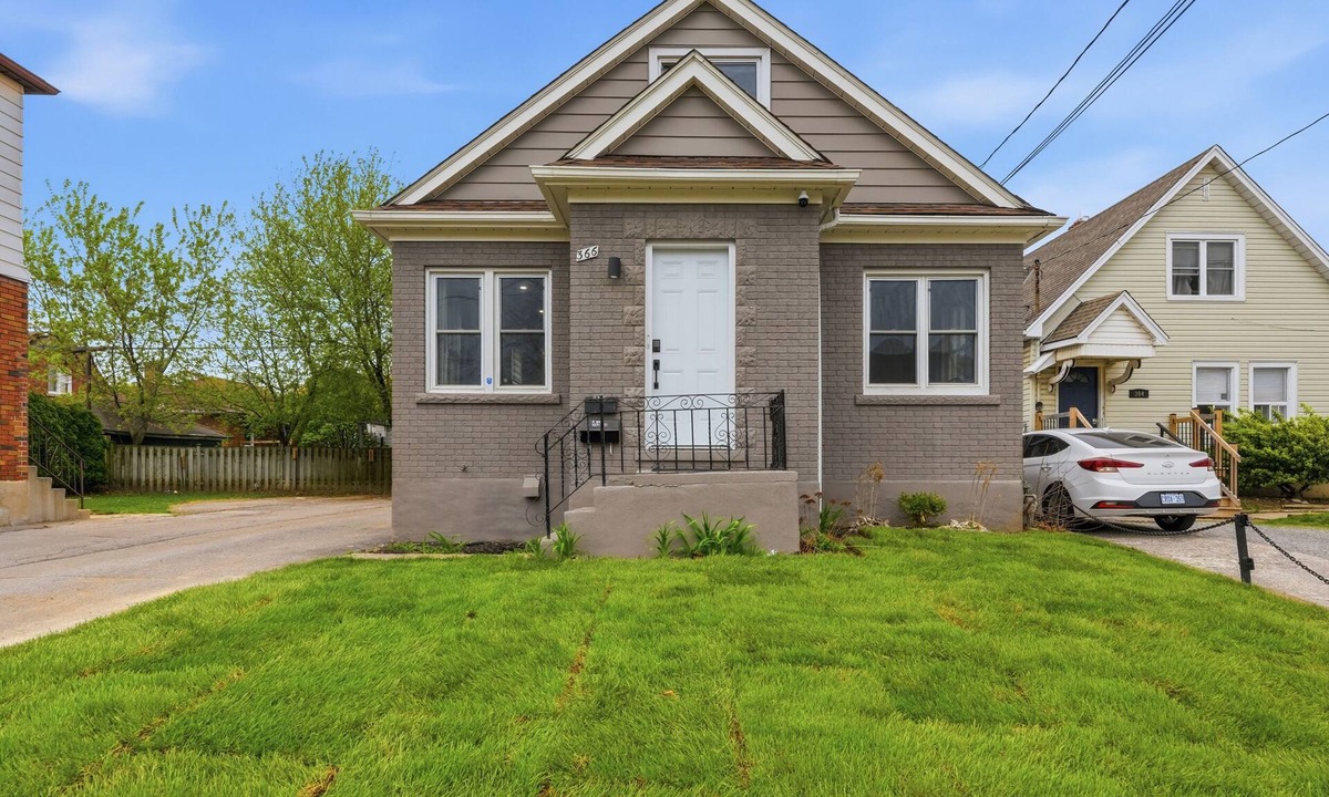 St. Catharines House | Cozy Cityscapes 3Br, 1B with Washer+Dryer