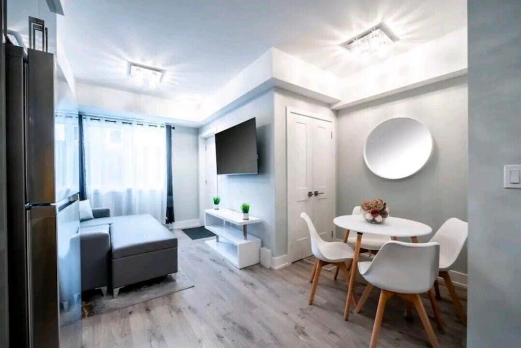 Niagara Falls Apartment | Cozy condo reminds you of home