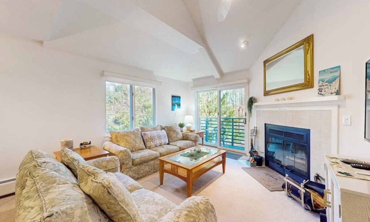 Killington Condo | Cozy condo w/balcony, indoor pool, hot tub, sauna, gym, steam room